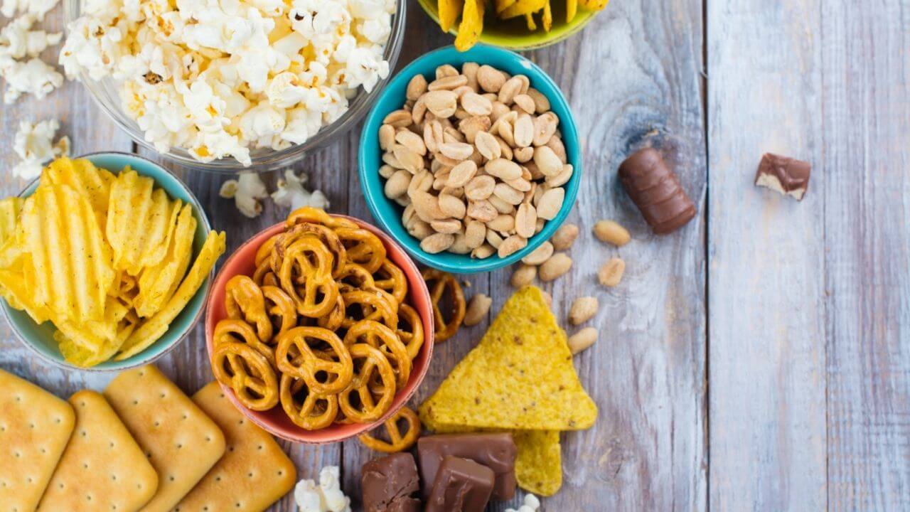 間食はダイエットにも効果的|健康的な間食とは?おすすめの食べ物もご紹介 RELA COCO 間食はダイエットにも効果的|健康的な間食とは?おすすめの食べ物もご紹介 RELA COCO